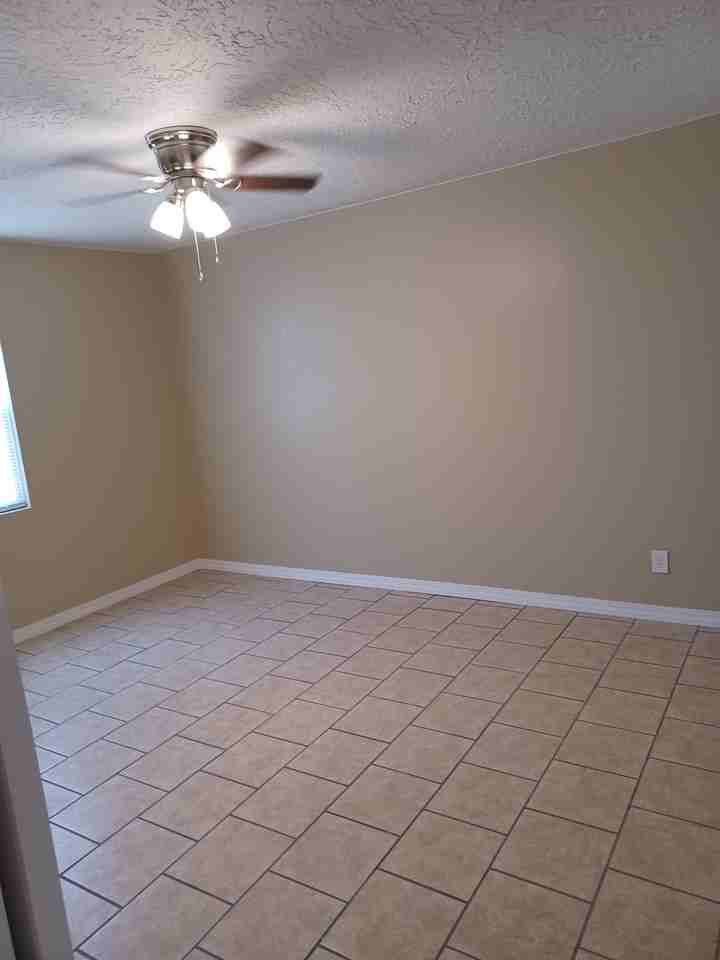128 E Manana Blvd - Photo 7 of 13