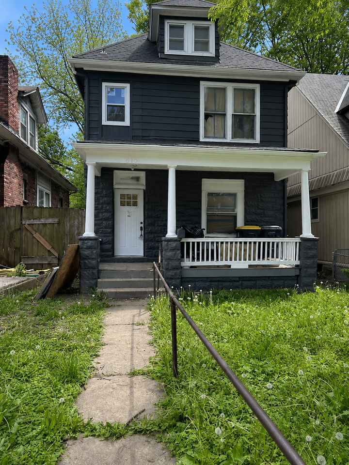 815 Elmwood Ave - Photo 2 of 11