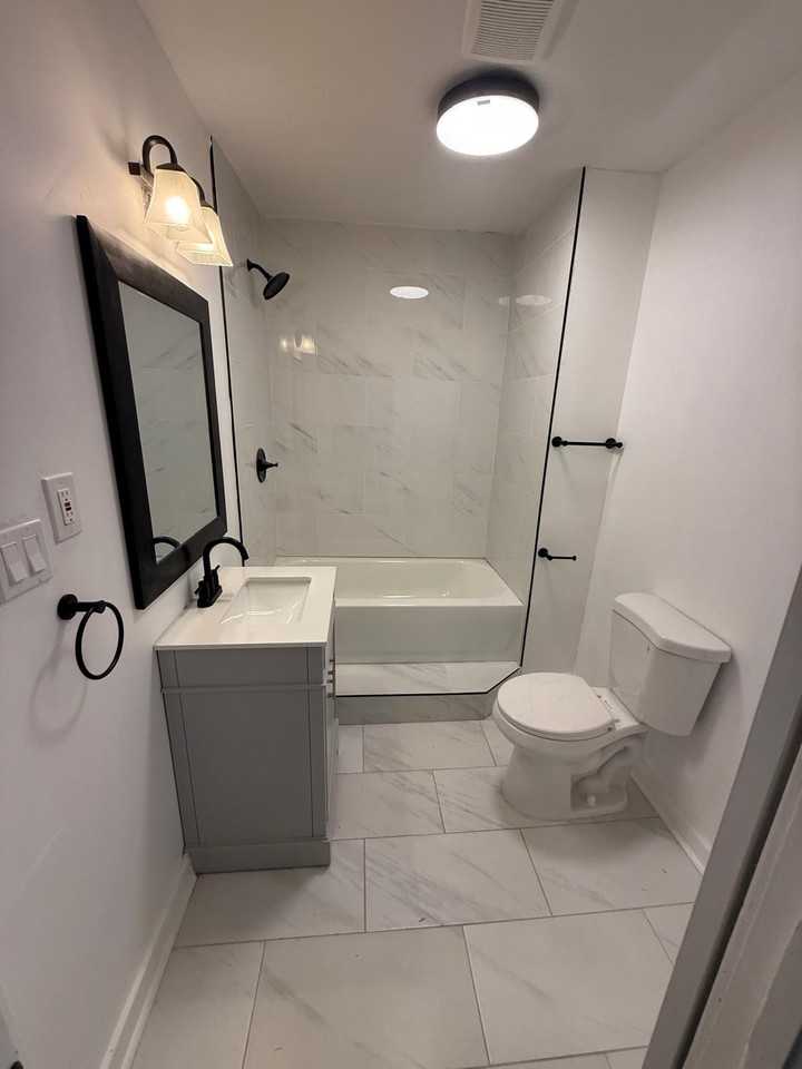 3333 Gillham Rd - Photo 4 of 13
