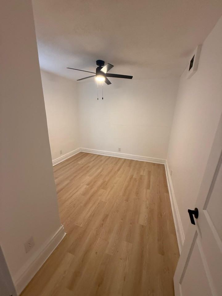 3333 Gillham Rd - Photo 6 of 13