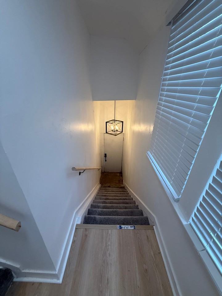 3333 Gillham Rd - Photo 7 of 13