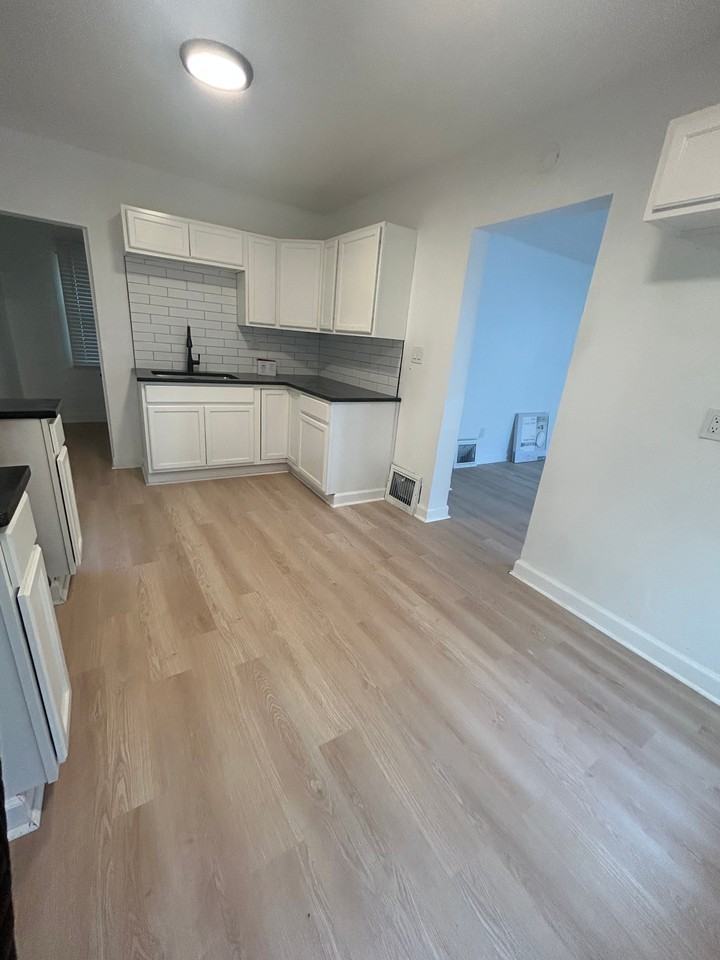 4112 Park Ave - Photo 4 of 18
