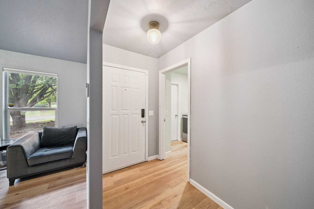 1615 N Briarwood St - Photo 2 of 15