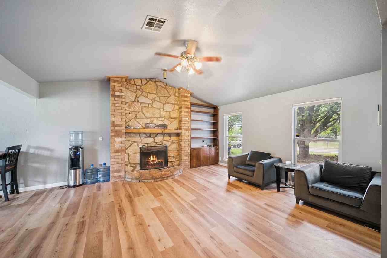 1615 N Briarwood St - Photo 3 of 15
