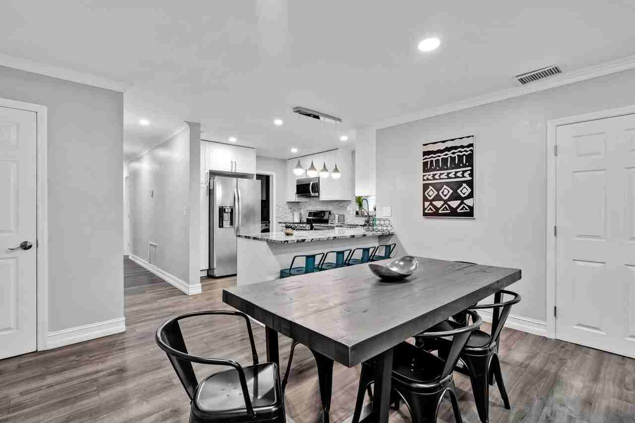 6860 Tyler St - Photo 4 of 13