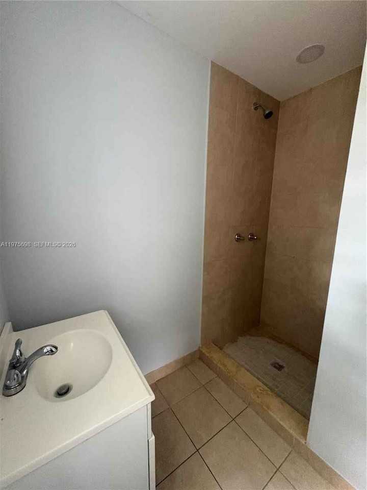 3600 Swave - Photo 5 of 10