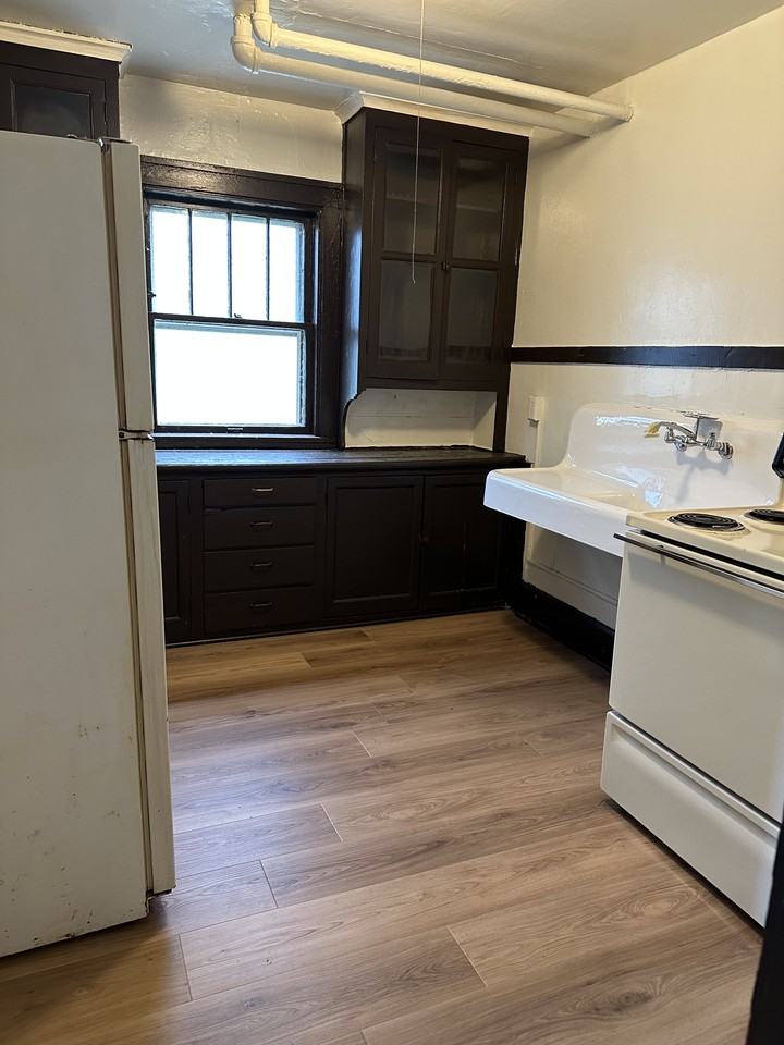 2016 Kinzie Ave #1 - Photo 3 of 12