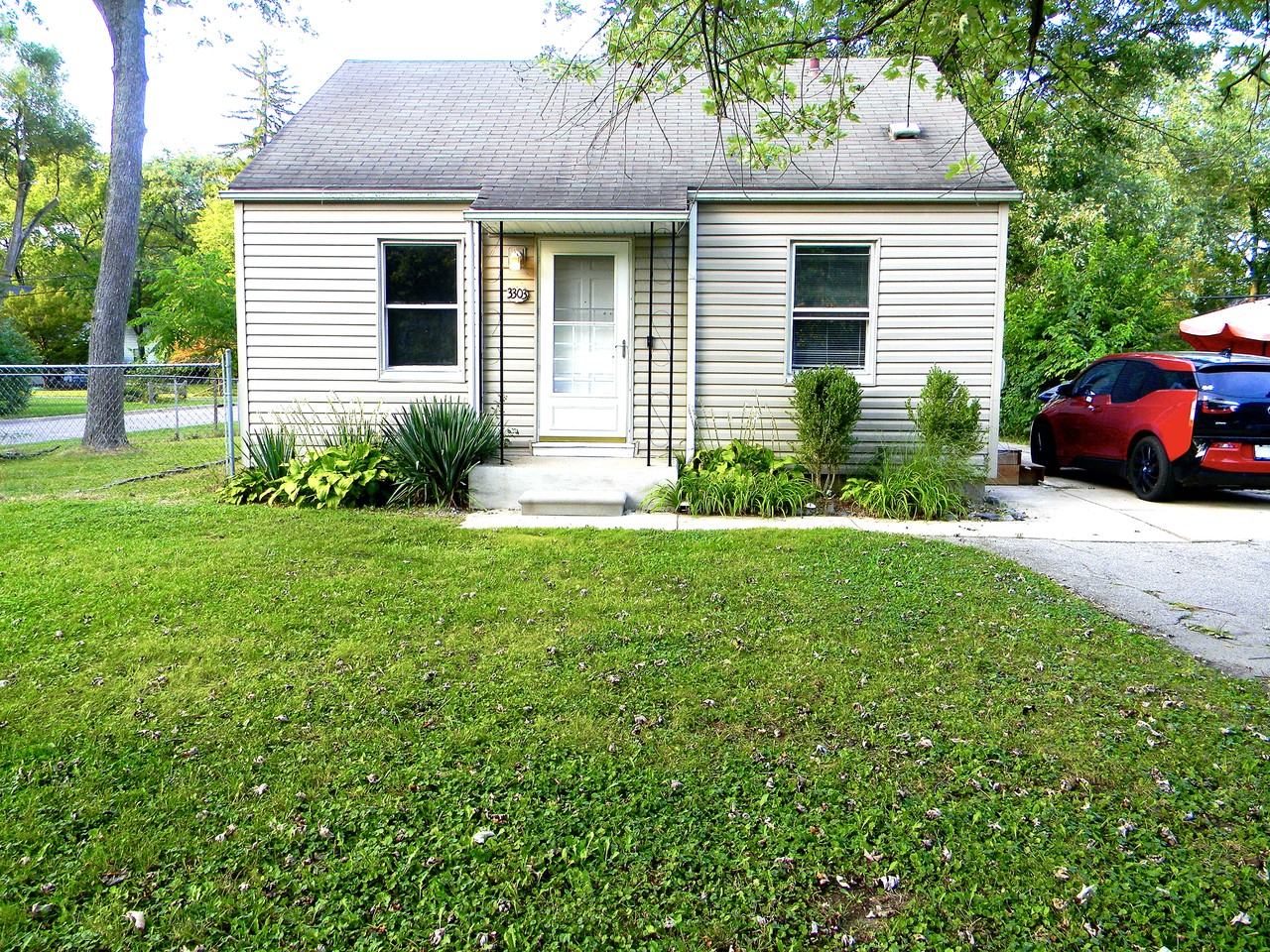 3303 Oakwood St - Photo 4 of 21