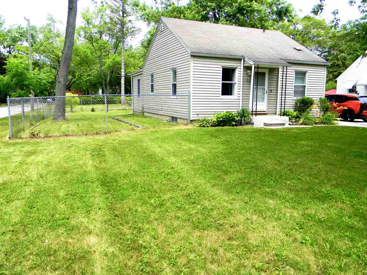 3303 Oakwood St - Photo 5 of 21