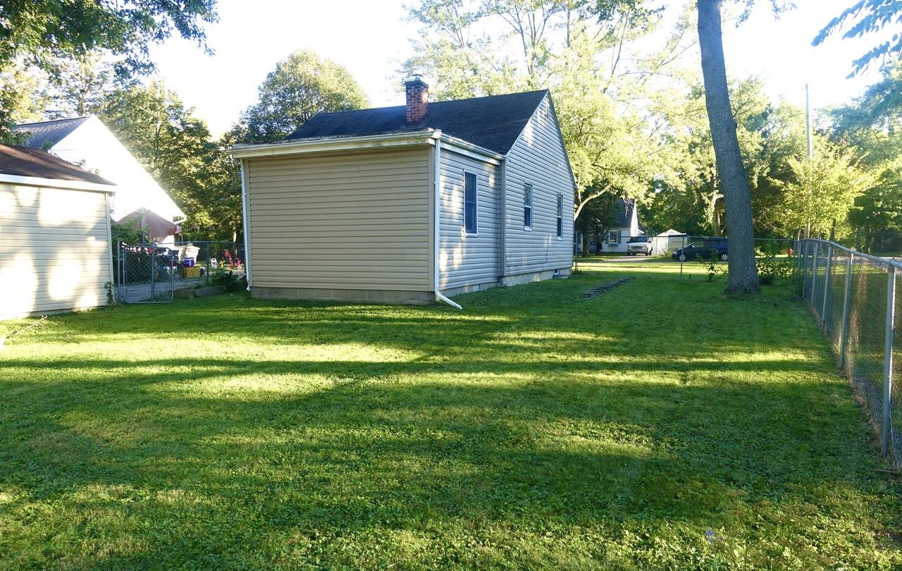 3303 Oakwood St - Photo 6 of 21
