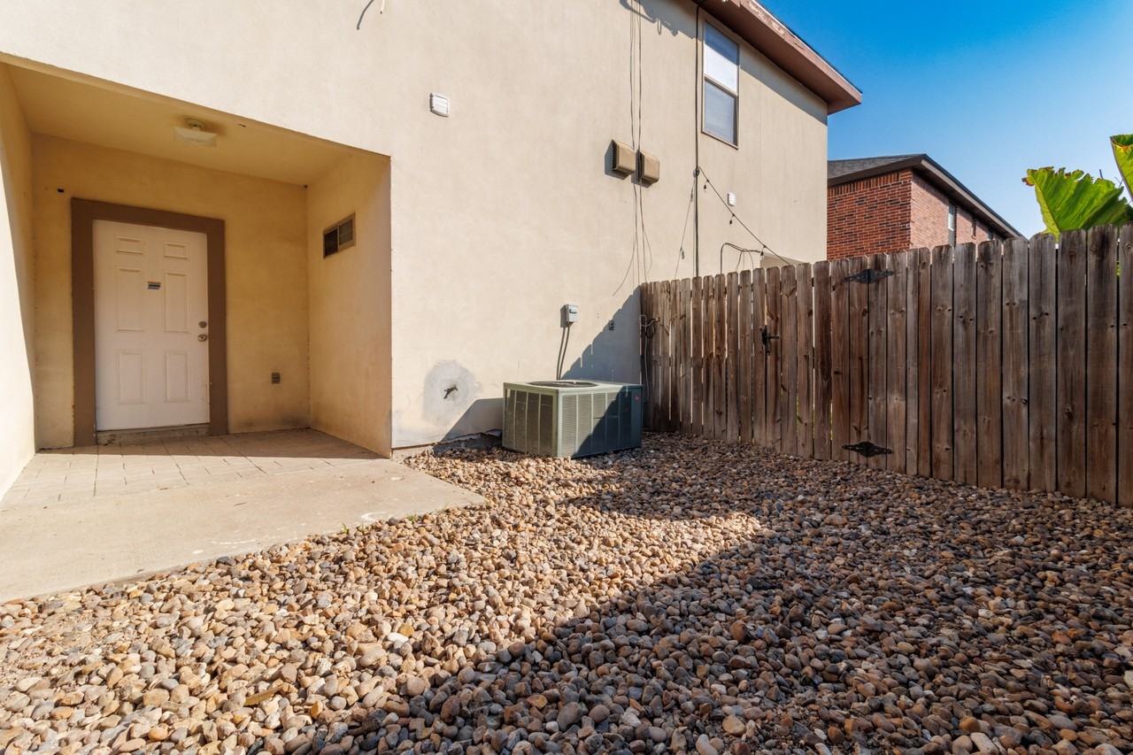 1303 W Fig Ave #1 - Photo 3 of 15
