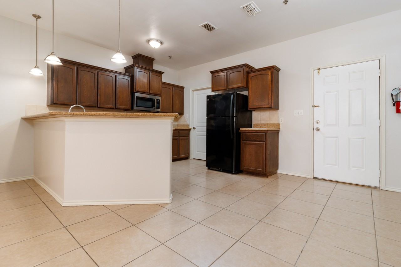 1303 W Fig Ave #1 - Photo 5 of 15