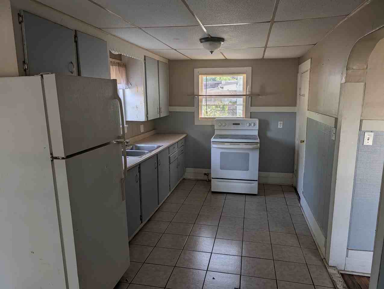 1033 Myers Ave #1033 - Photo 3 of 7