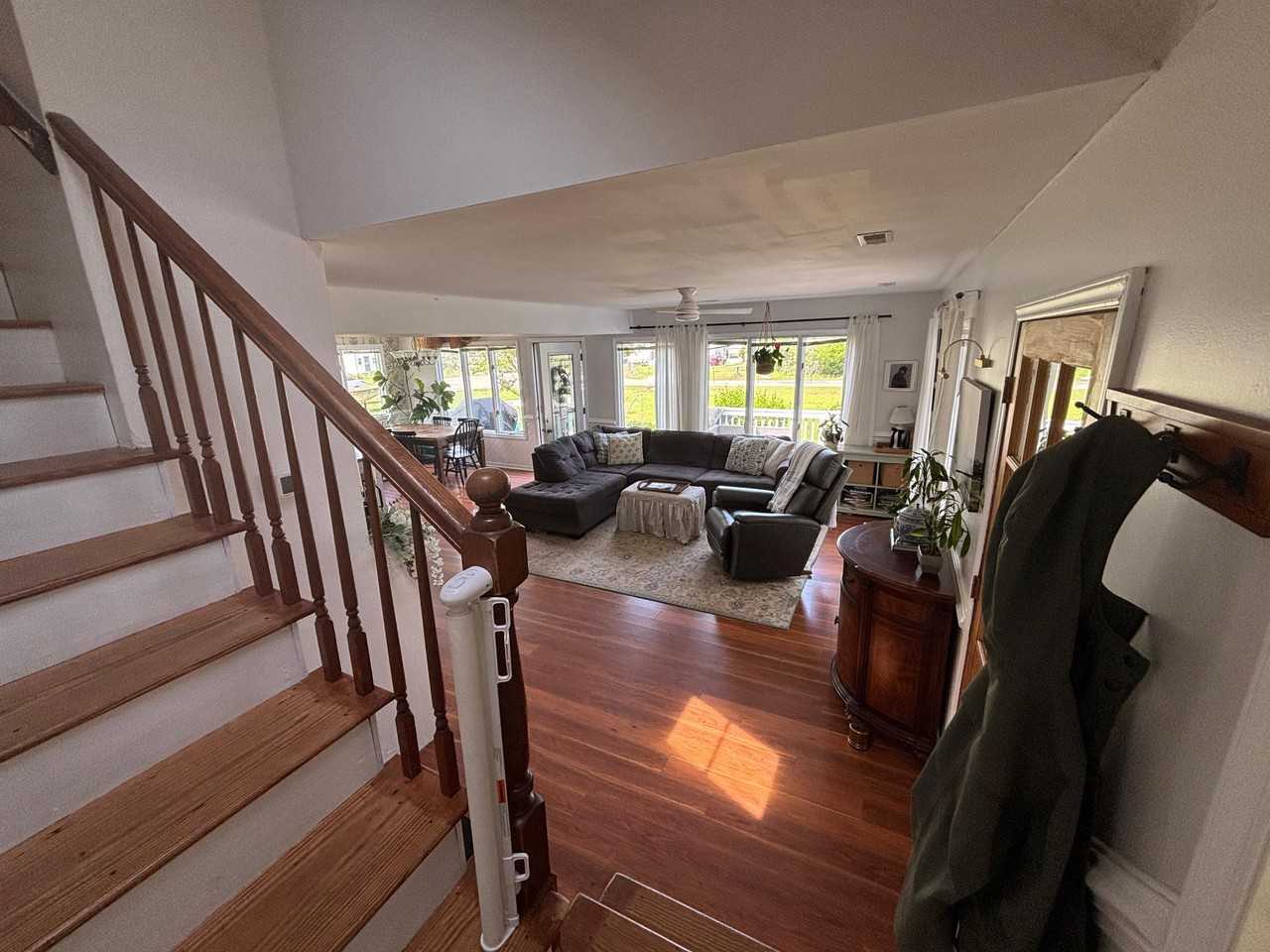 103 Pleasant Dr - Photo 2 of 14