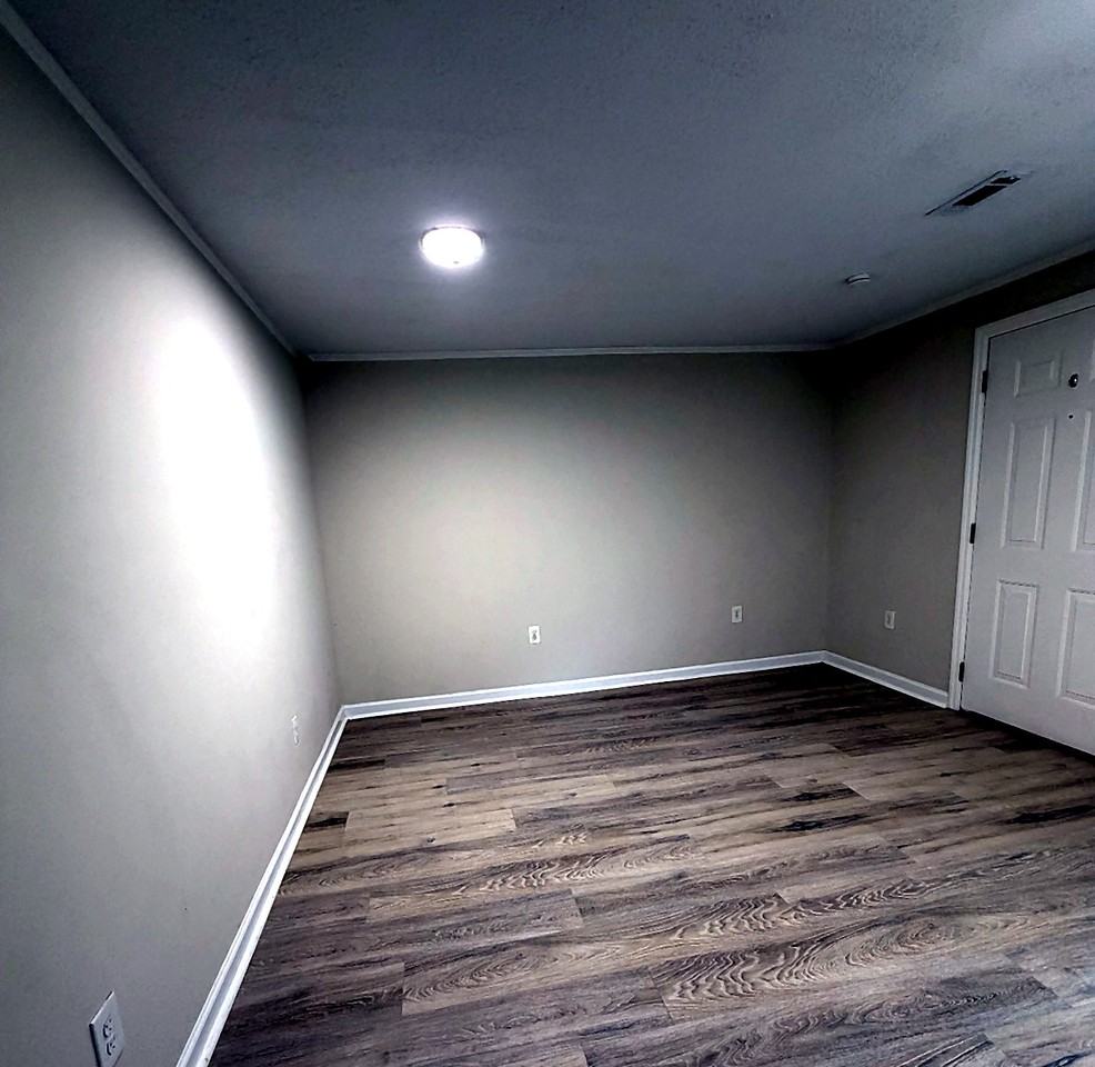 801 Rutledge Dr - Photo 2 of 10