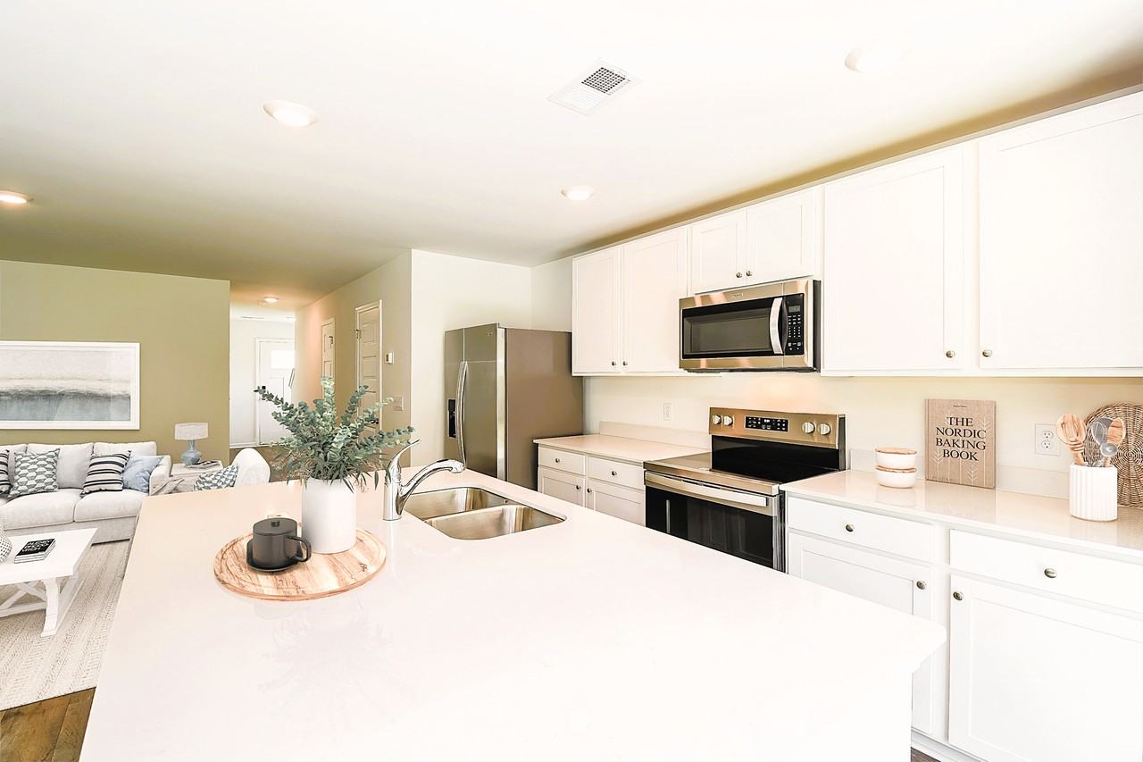 Waterside at Rice Hope Townhomes For Rent - Photo 4 of 22