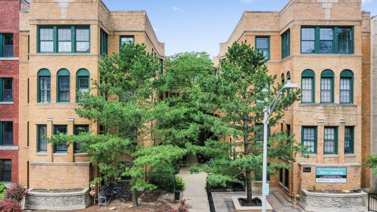 7736-42 N Eastlake Terrace - Photo 3 of 3