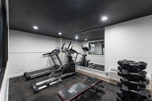 featured image of 6758 N Sheridan Rd