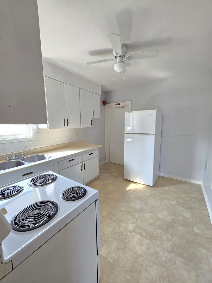 480 Drew Street #1 - Photo 5 of 15