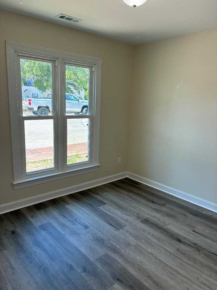 1604 Pecan Court - Photo 3 of 10
