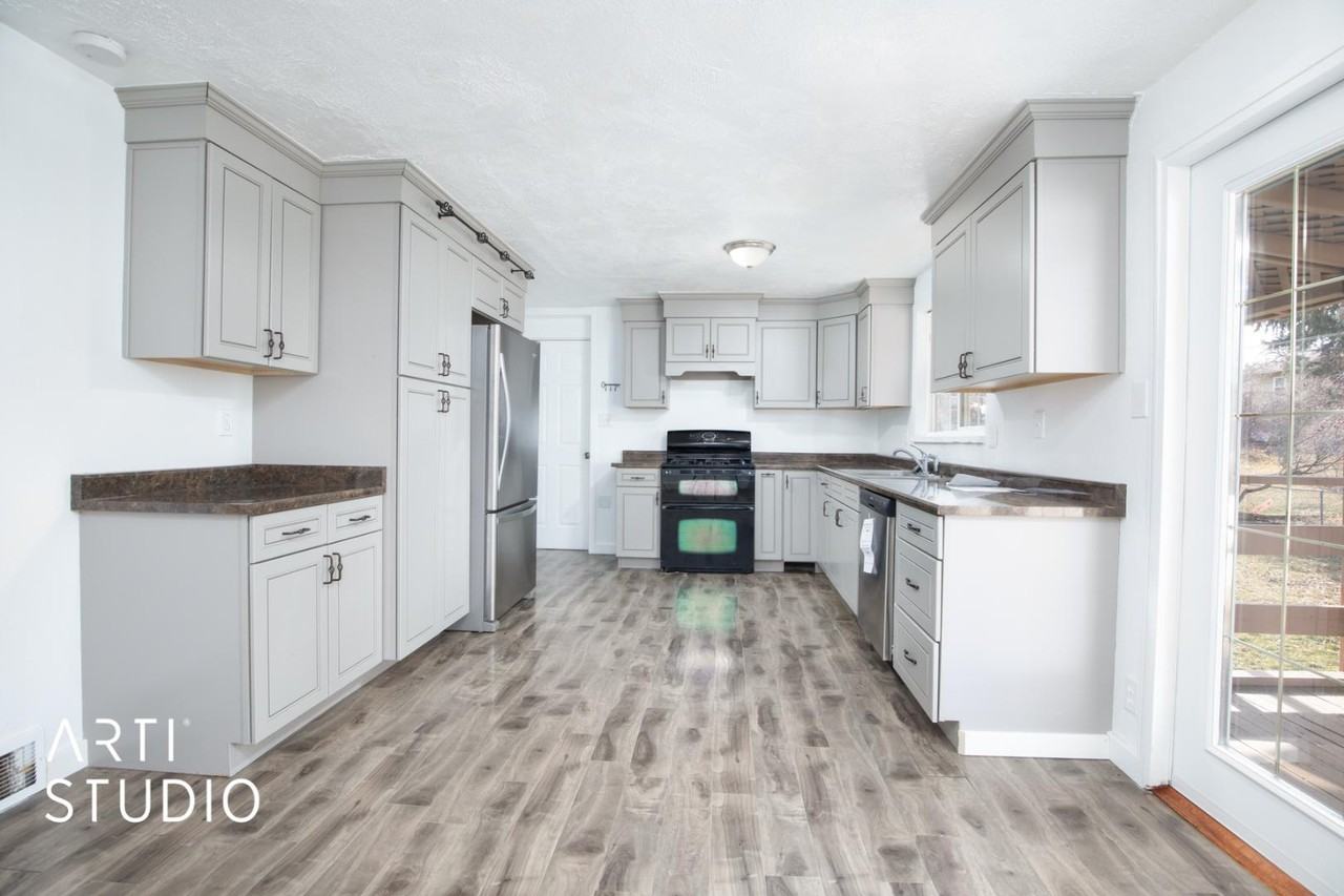 457 N 750 E - Photo 7 of 10
