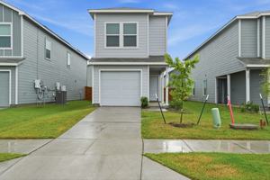 featured image of 905 Blue Heron Dr #1