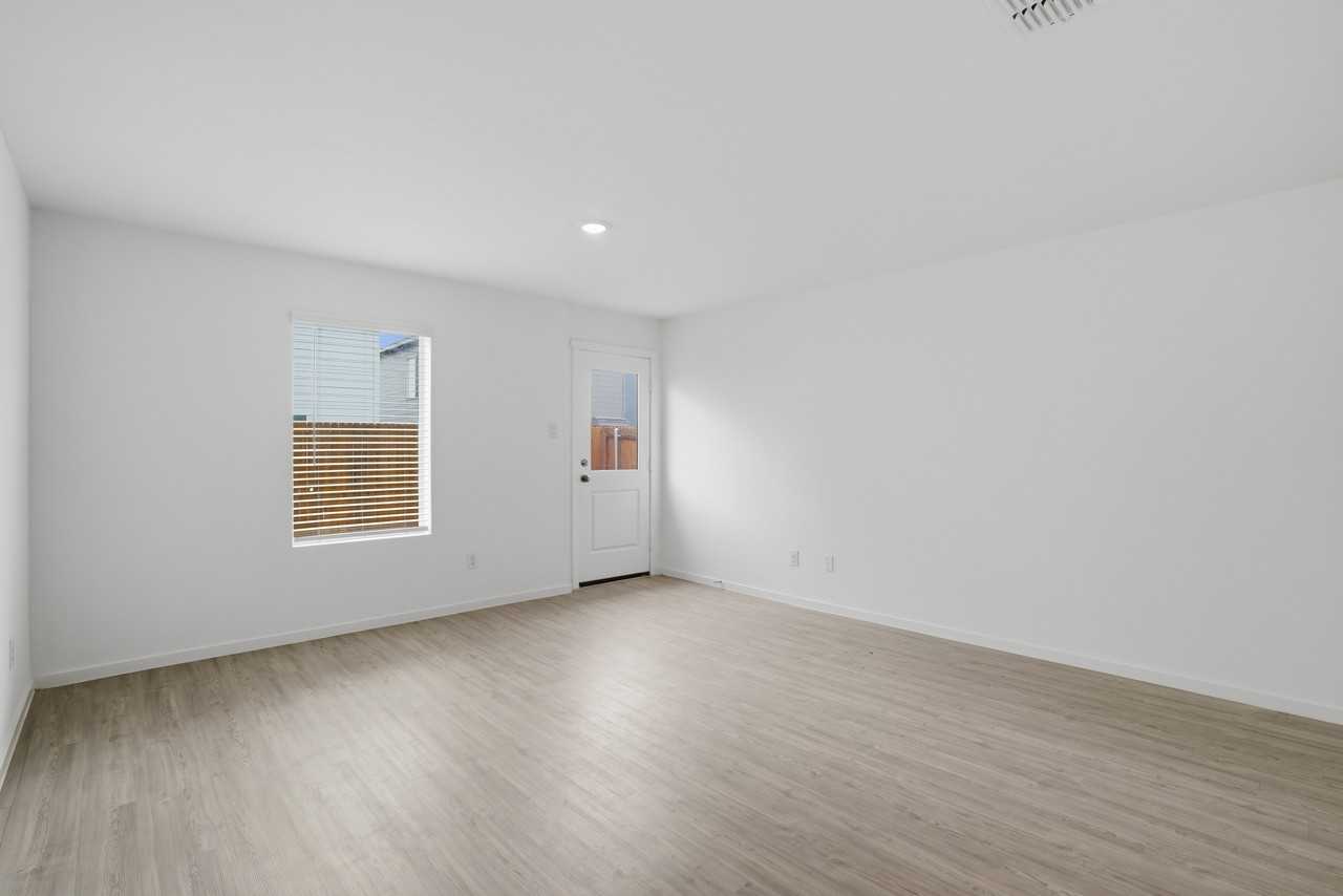 905 Blue Heron Dr #1 - Photo 2 of 30