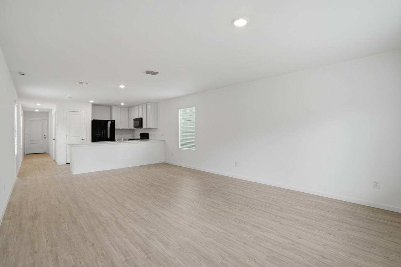 905 Blue Heron Dr #1 - Photo 3 of 30