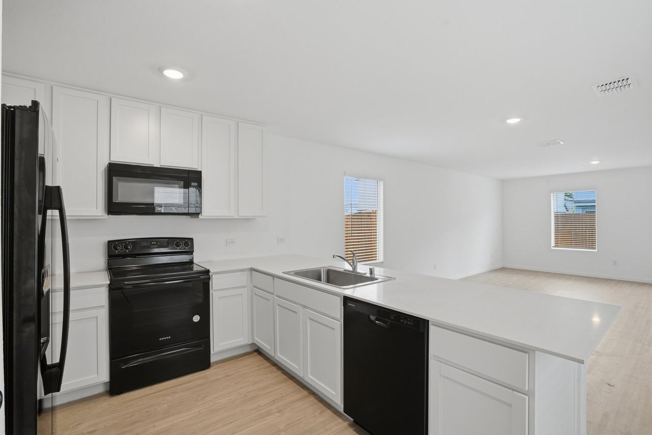 905 Blue Heron Dr #1 - Photo 6 of 30