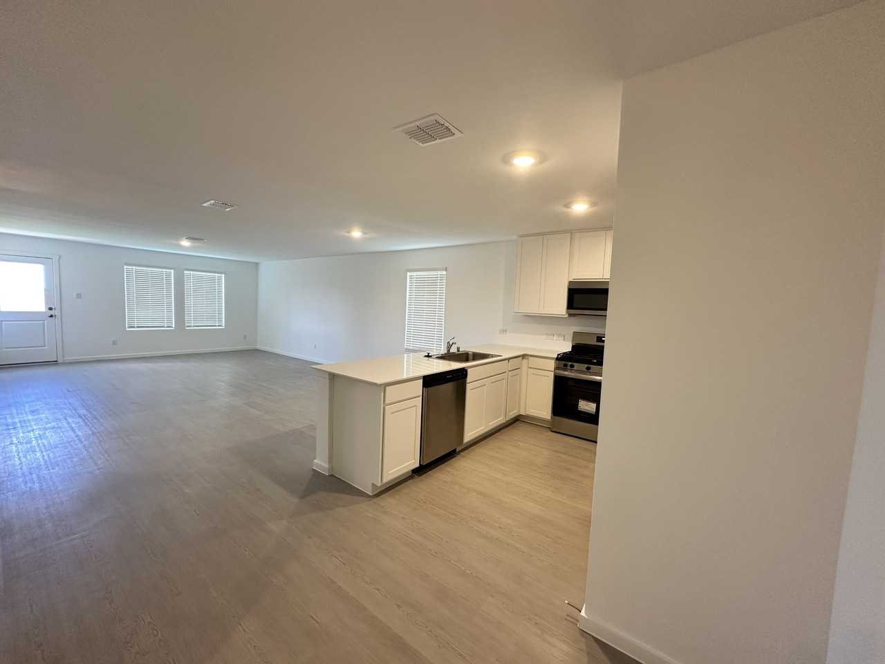 3703 Longleaf Dr #1 - Photo 3 of 15