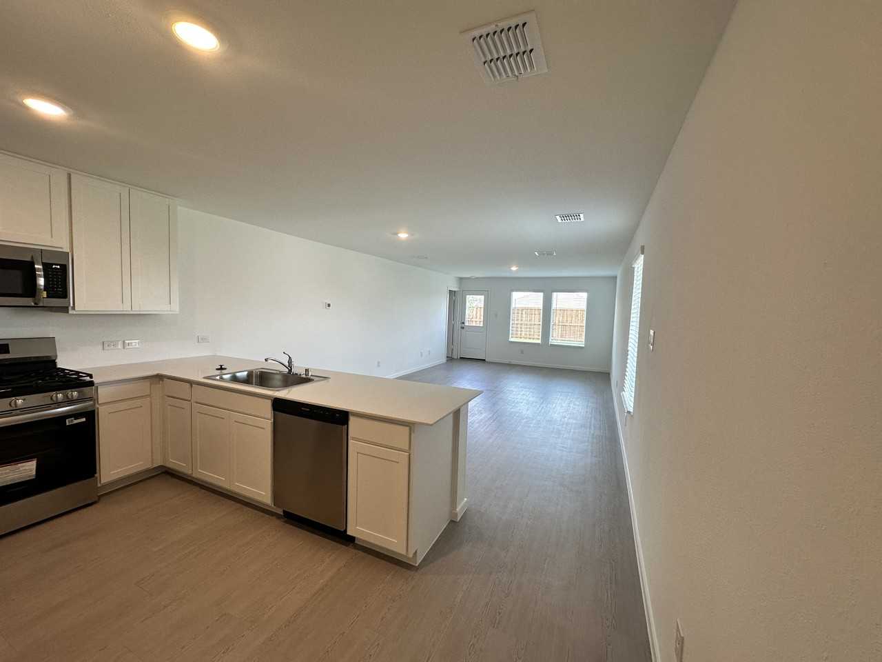 1601 Elliott Rd #1 - Photo 4 of 14