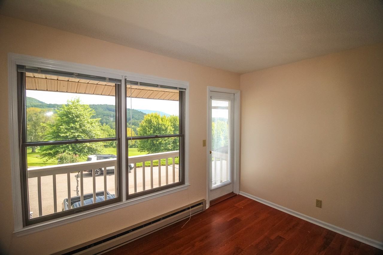 144 Heathstone Ct Unit B #1 - Photo 5 of 12