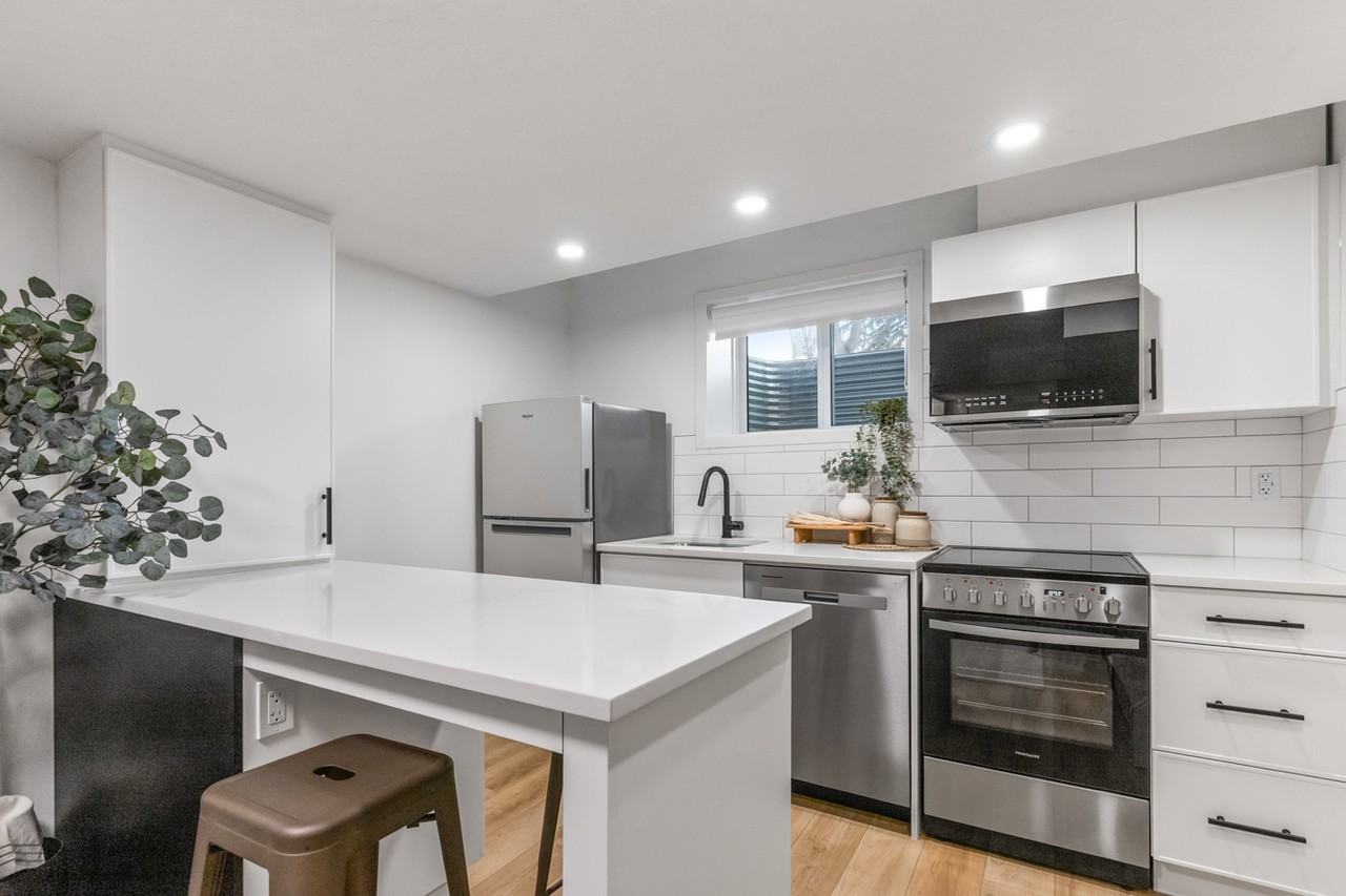11639 84 St Nw Bsmt #11639BS - Photo 3 of 20