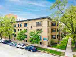 featured image of 1237 W Morse Ave
