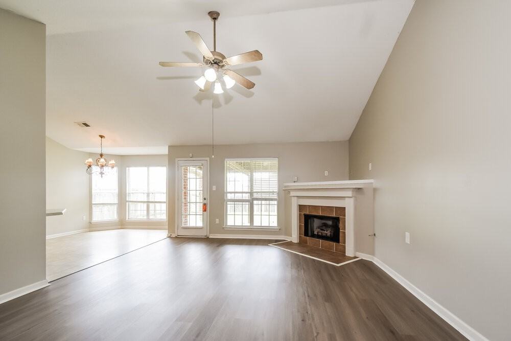 8181 Martin Dr - Photo 6 of 19
