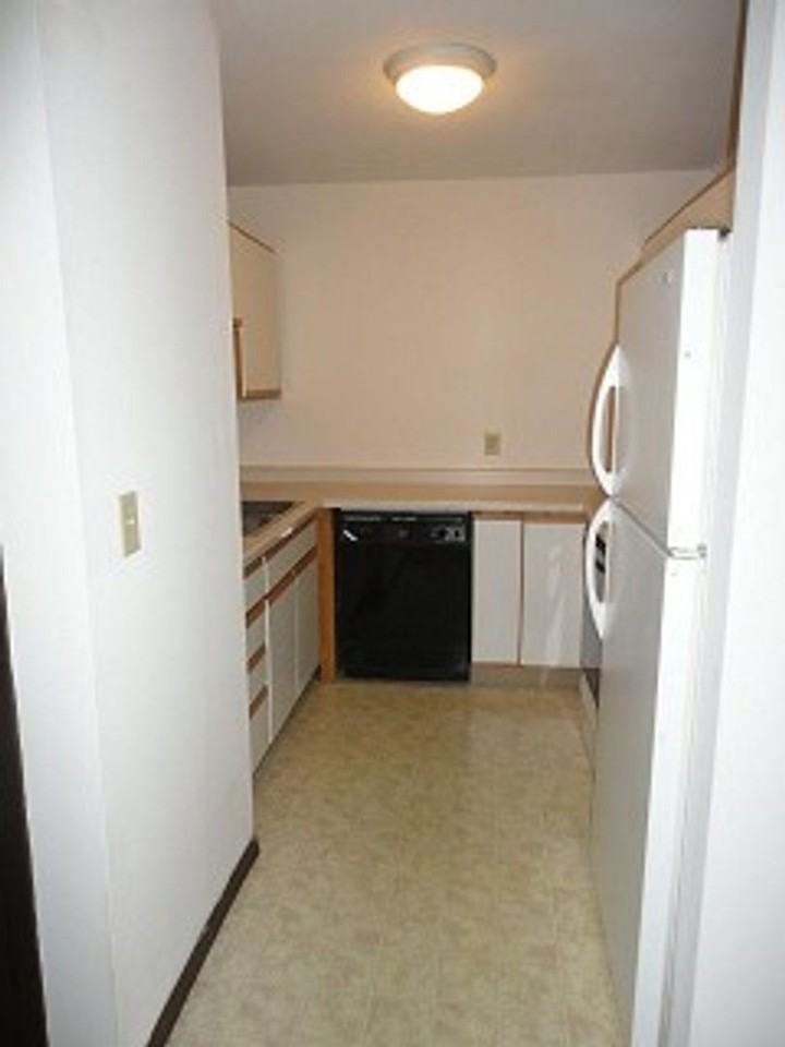 Studio to Two Bedroom Units located at 202 1st St in Rothschild - Photo 4 of 5