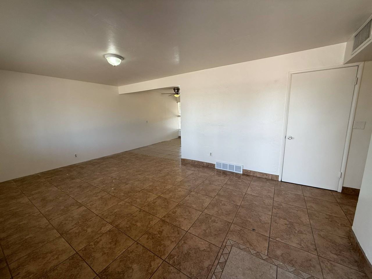 1325 N Venice Ave #1 - Photo 7 of 26