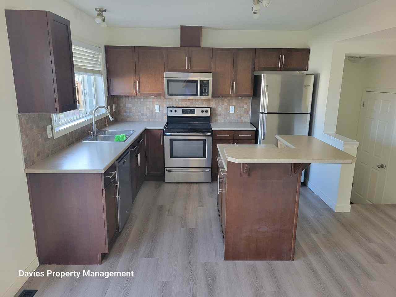 6041 214 St Nw - Photo 4 of 34