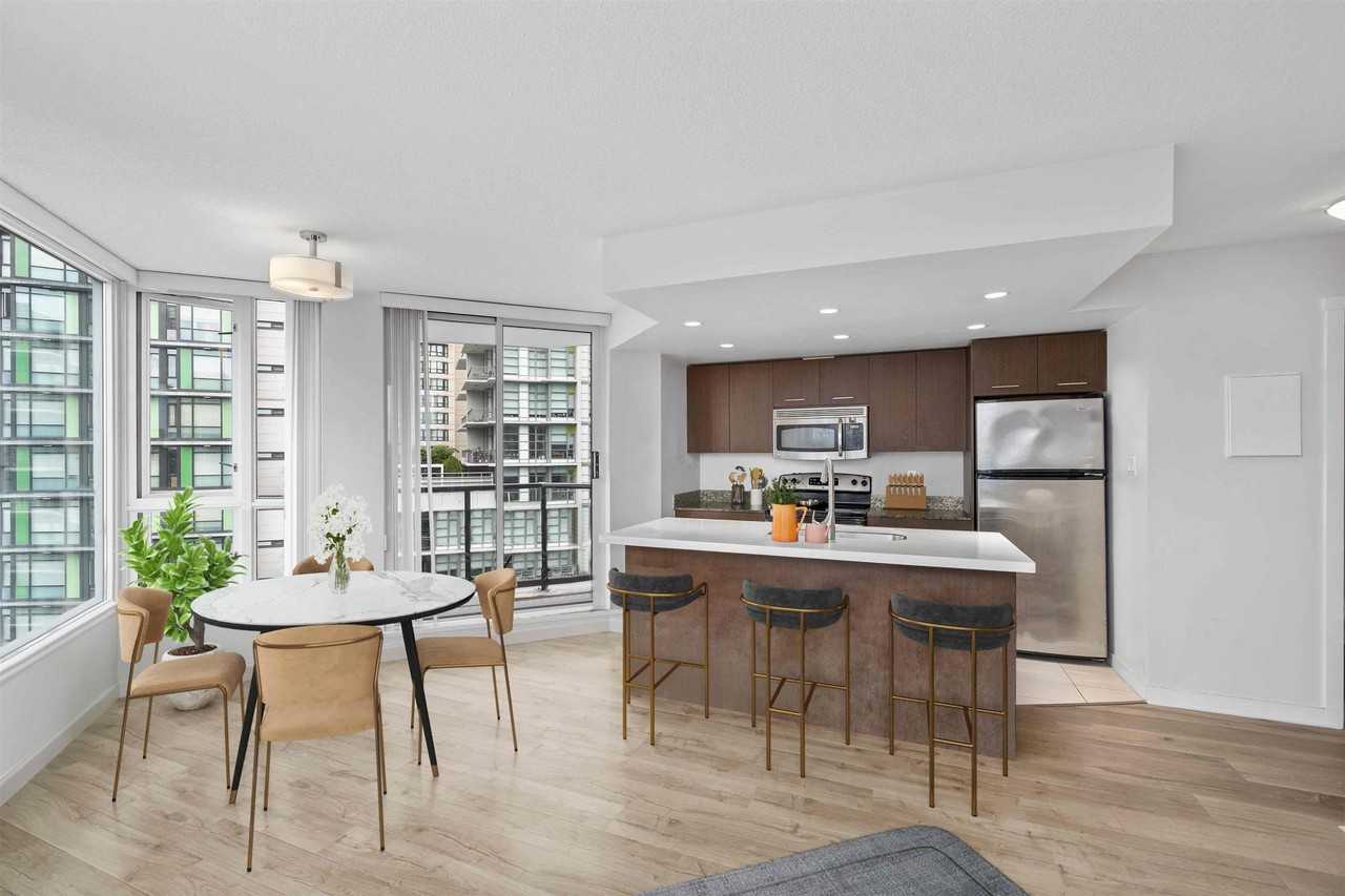 1212 Howe St - Photo 7 of 12