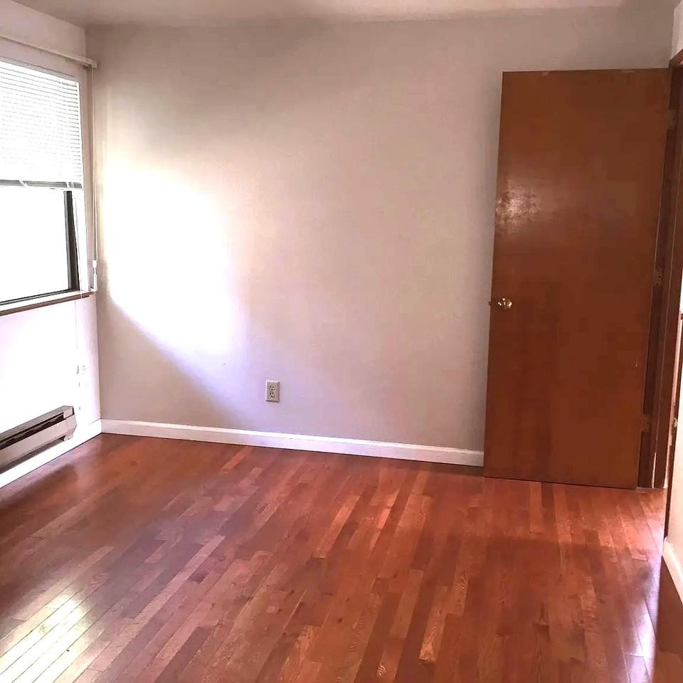 8606 23rd Avenue NortheastUnit 1 #1 - Photo 6 of 17