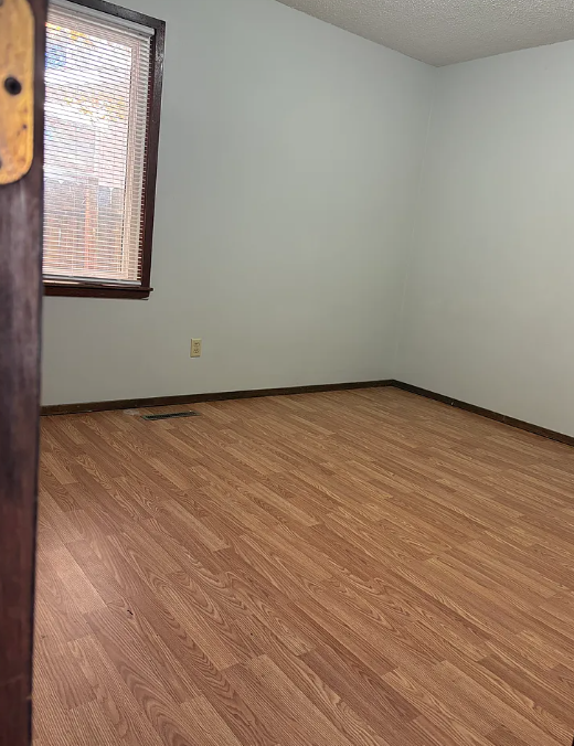 1069 S Kansas Ave #A - Photo 5 of 11