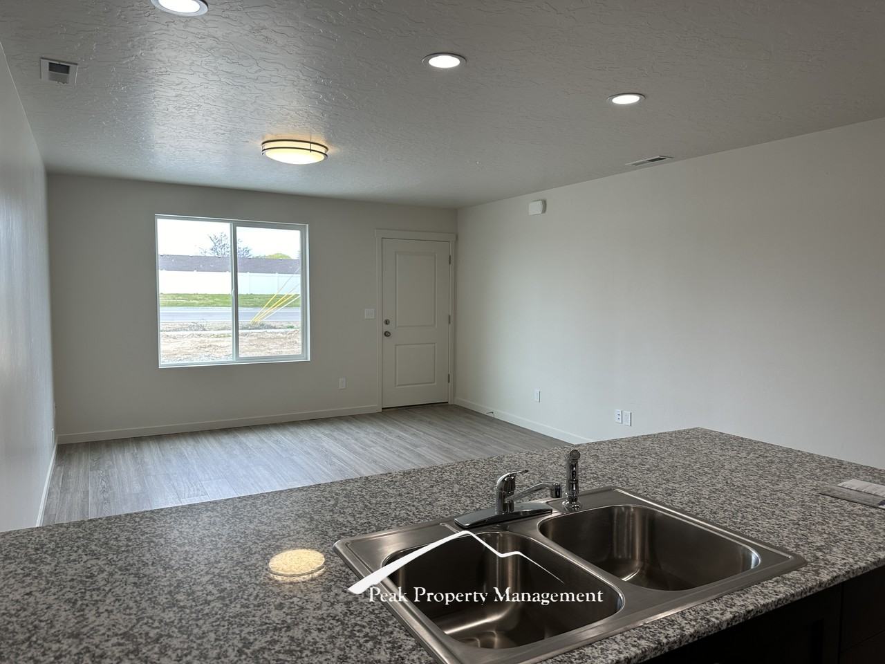 N Franklin Blvd #16550 - Photo 6 of 19