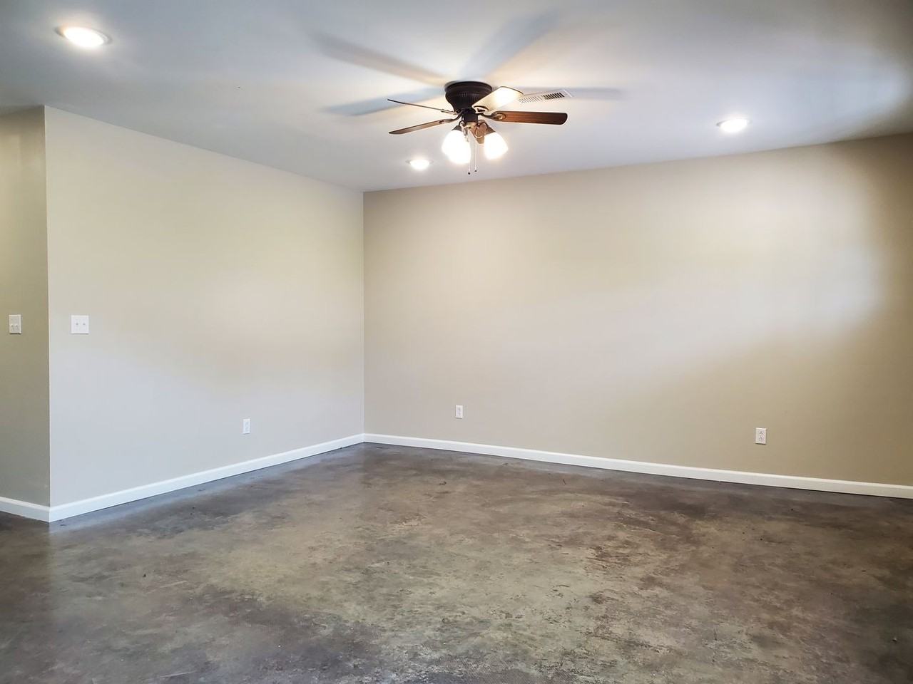 200 Cane Creek Ln - Photo 5 of 11
