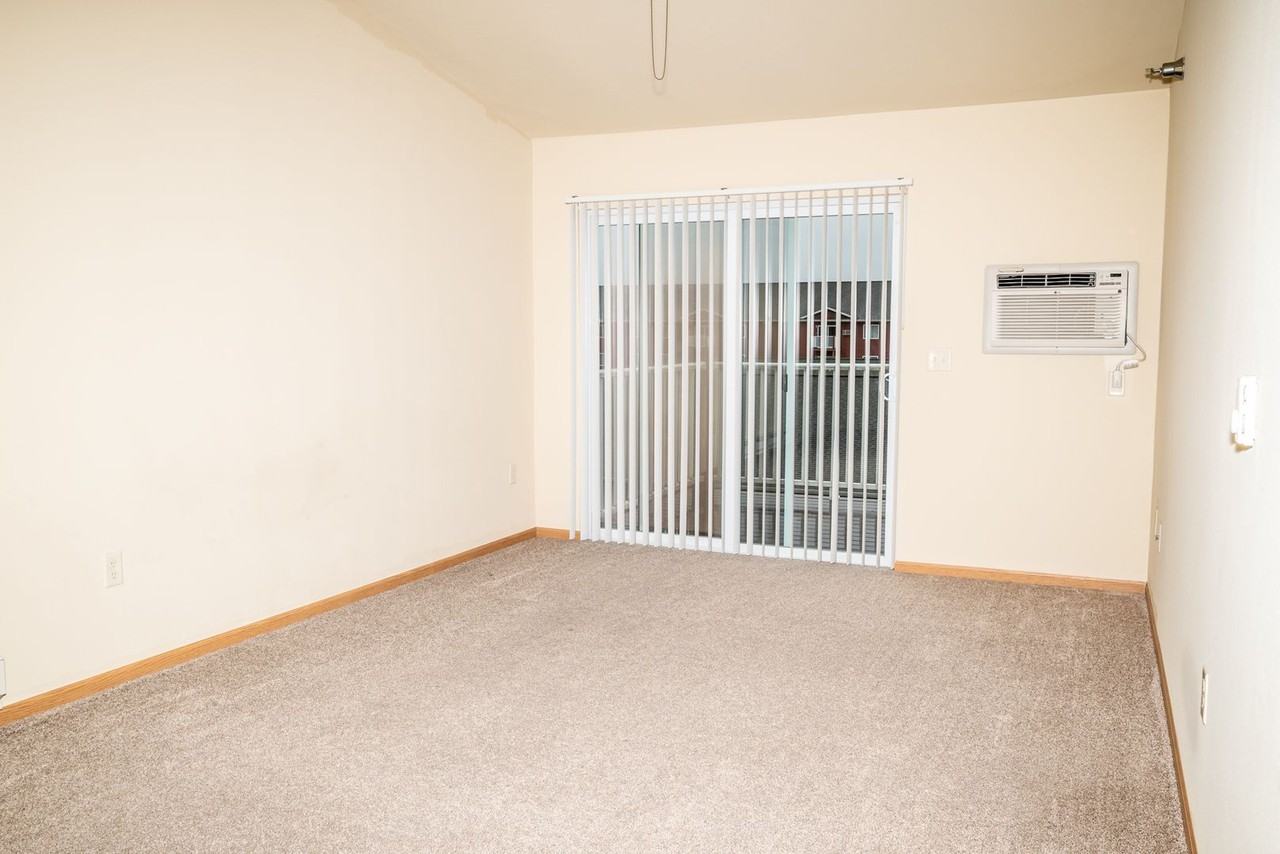 Berry Pointe Luxury Apartments - Photo 2 of 47