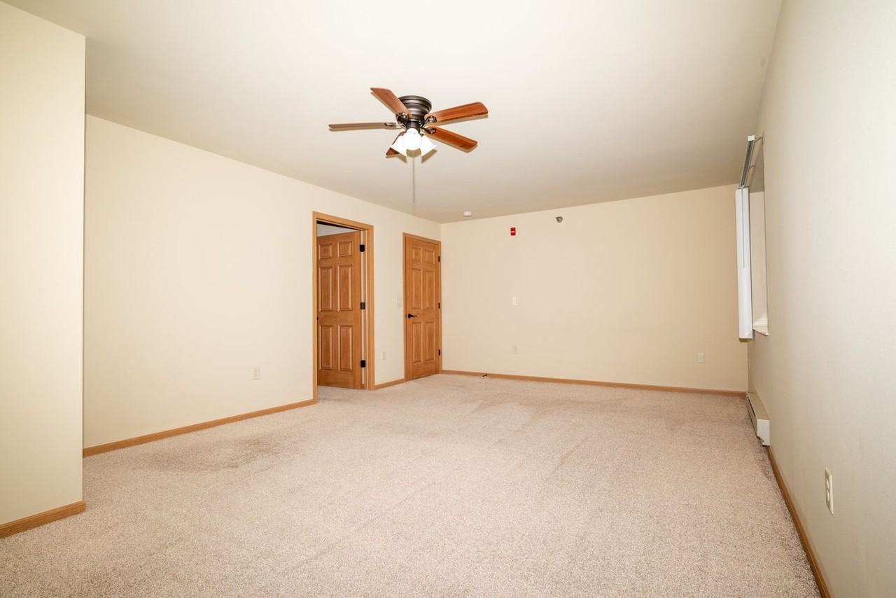 Berry Pointe Luxury Apartments - Photo 5 of 47