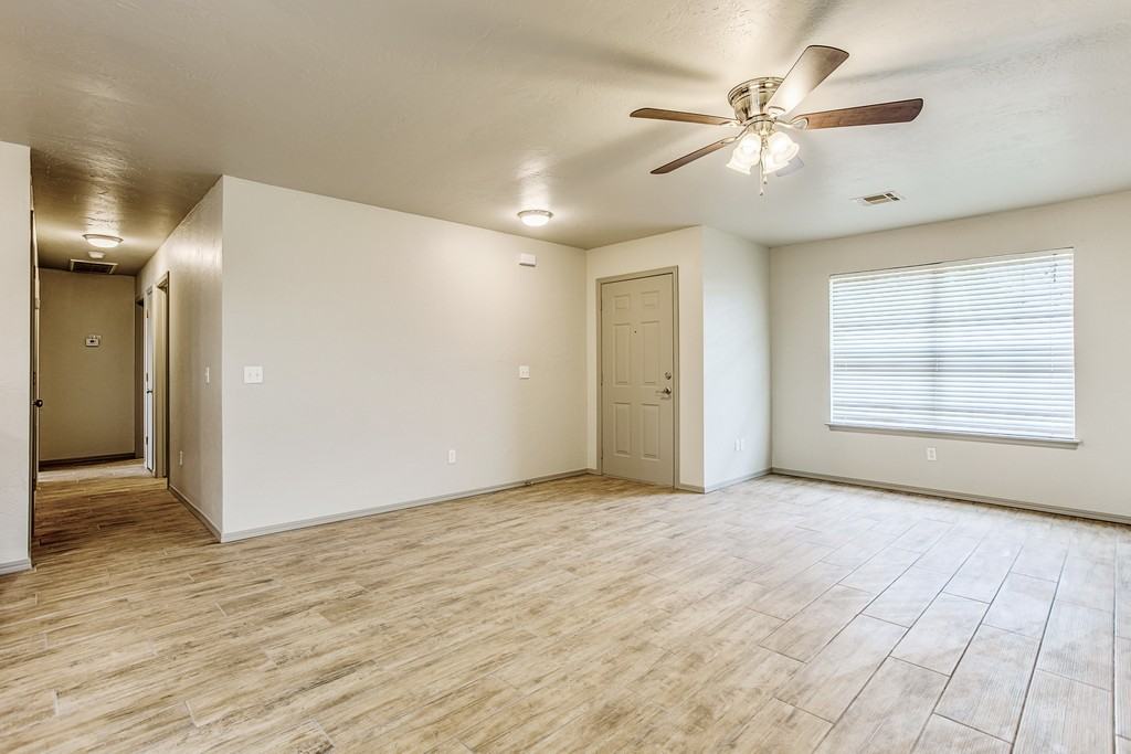 800 Nw 22nd St #1 - Photo 4 of 25