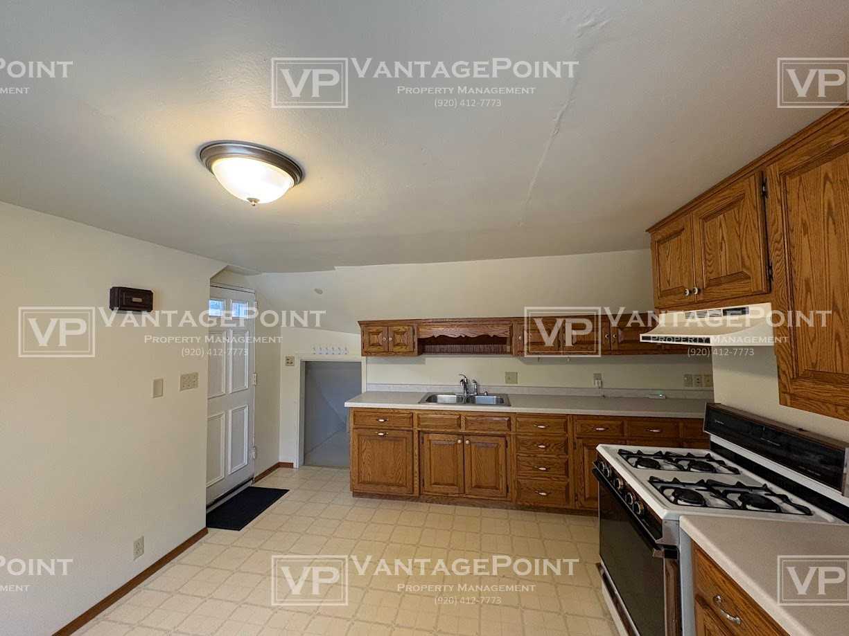 1365 Stuart St Uppr - Photo 4 of 18