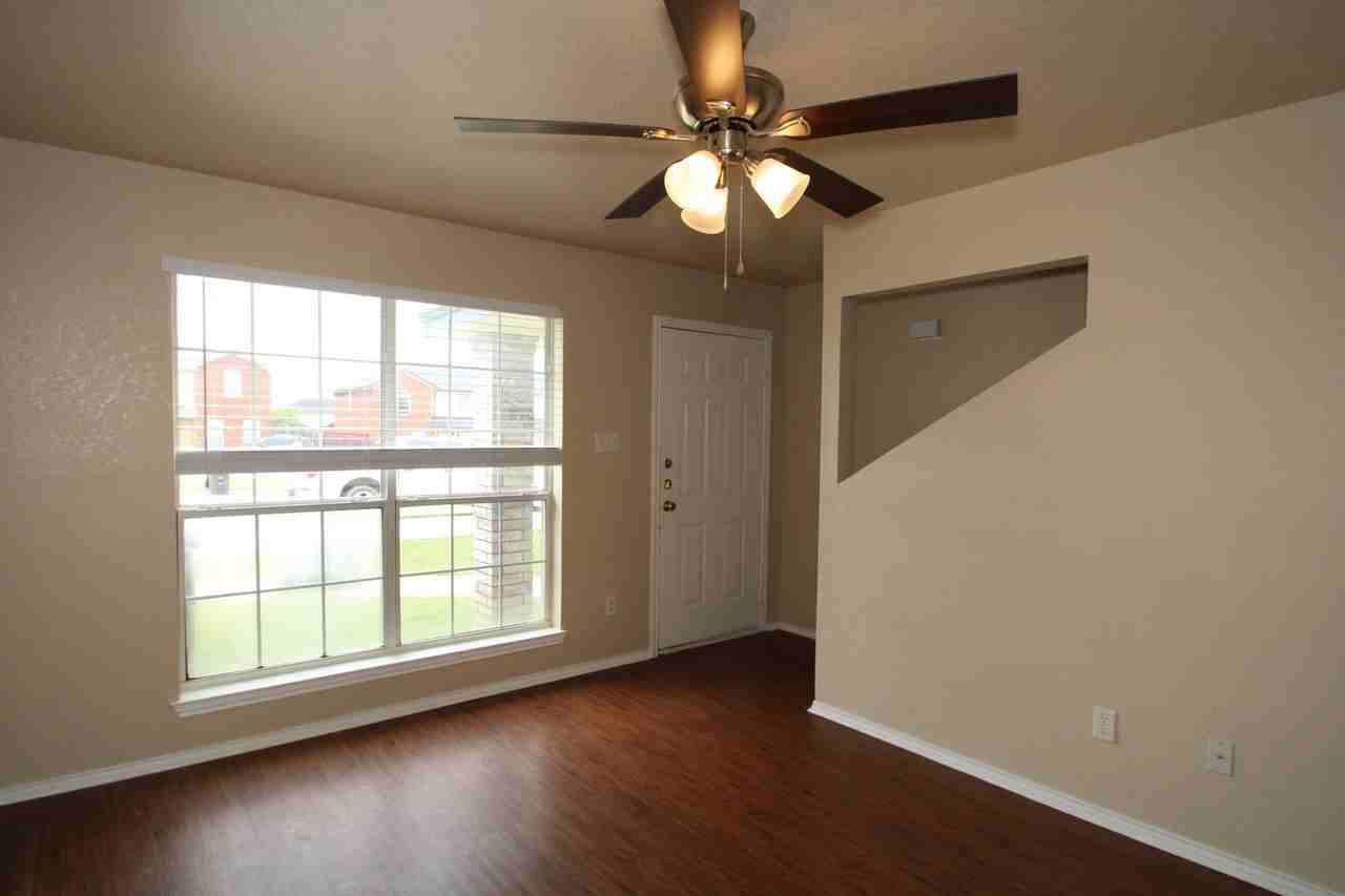 4206 Deek Dr Apt B - Photo 4 of 23