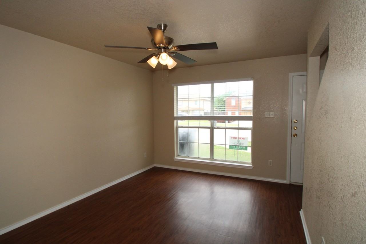 4206 Deek Dr Apt B - Photo 5 of 23