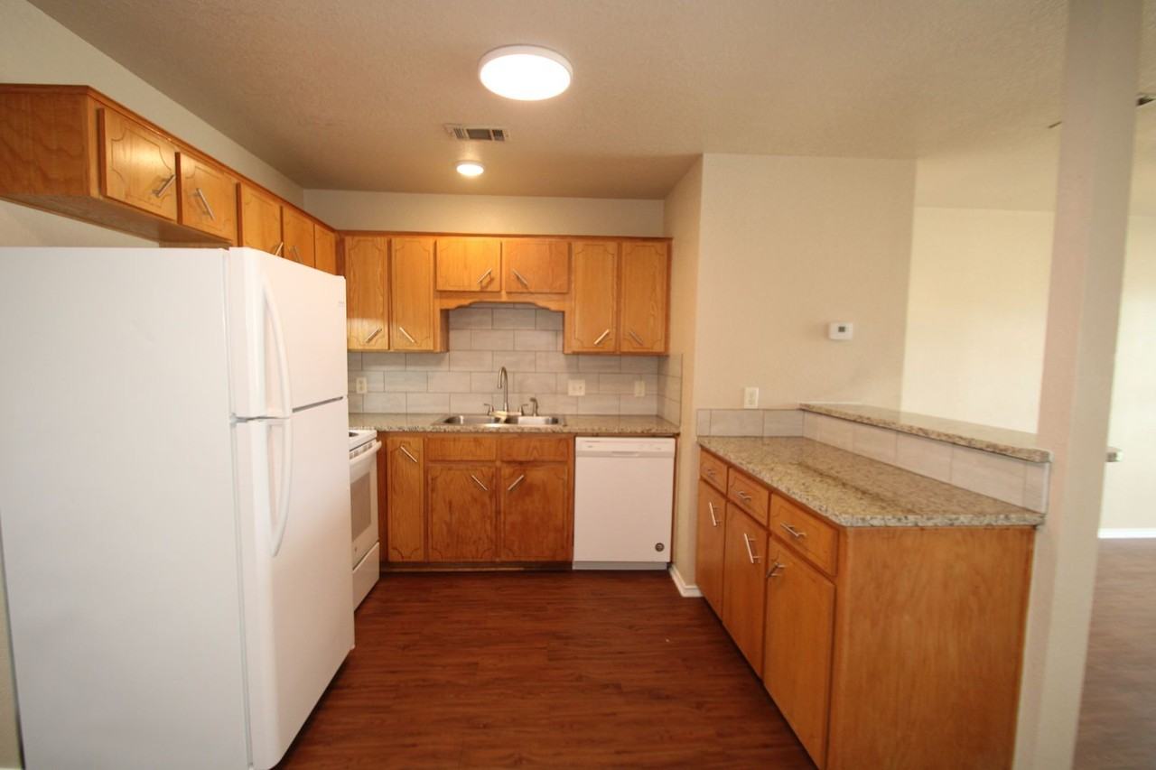 4206 Deek Dr Apt B - Photo 6 of 23